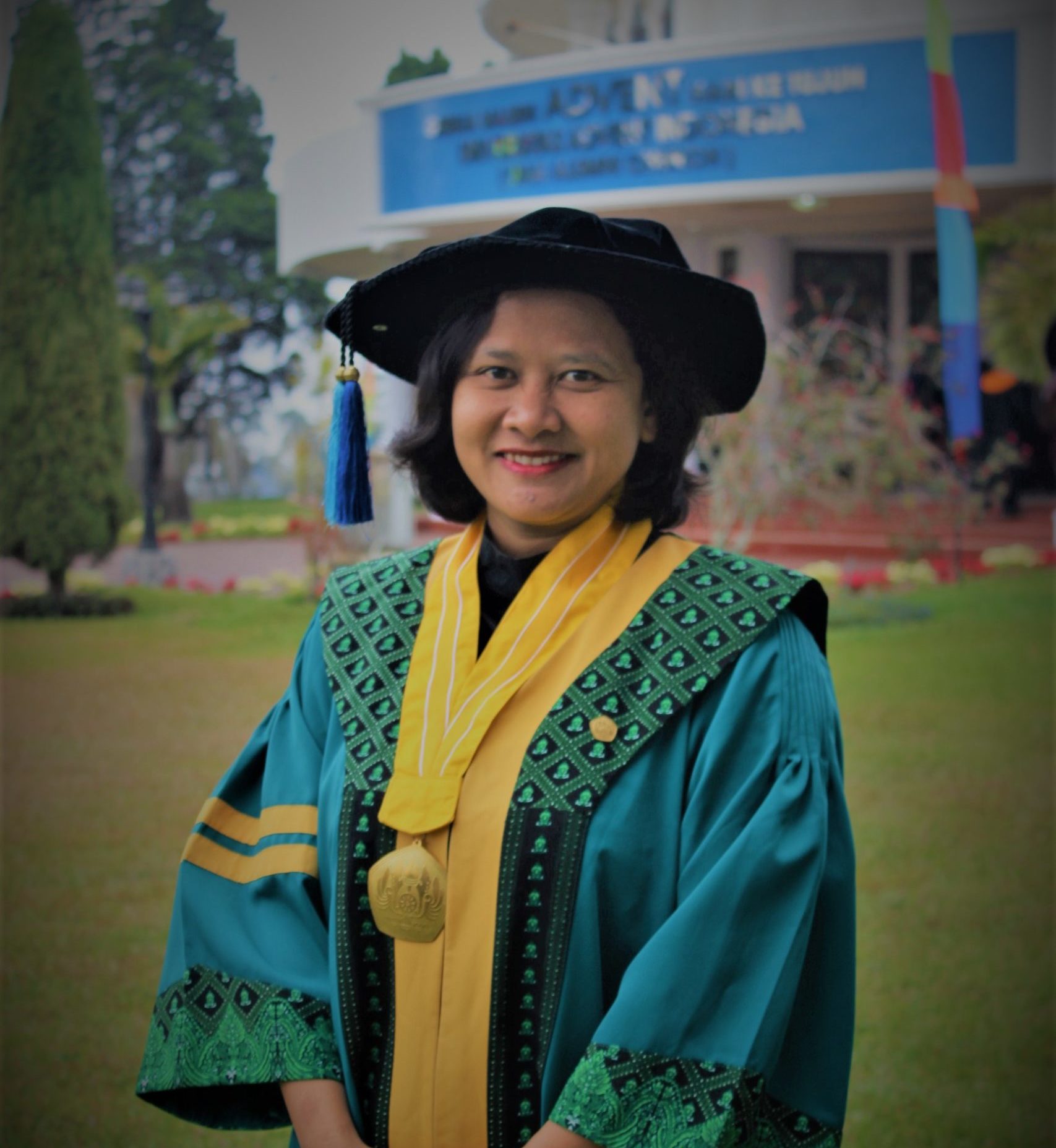 Mam-Ari-scaled-e1593586135347